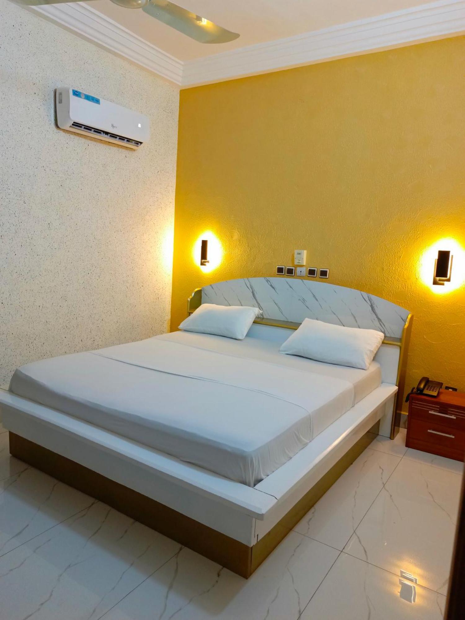 Hotel Mavilla Cotonou Eksteriør bilde